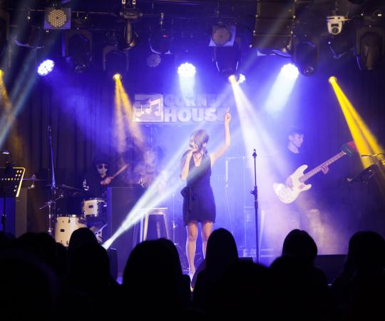 venessa-banner-mobile